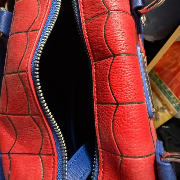 New Loungefly Marvel Spider-Man Rare Satchel Bag - Picture 3 of 3